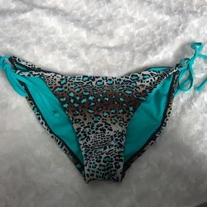 Super cute bathing suit bottoms